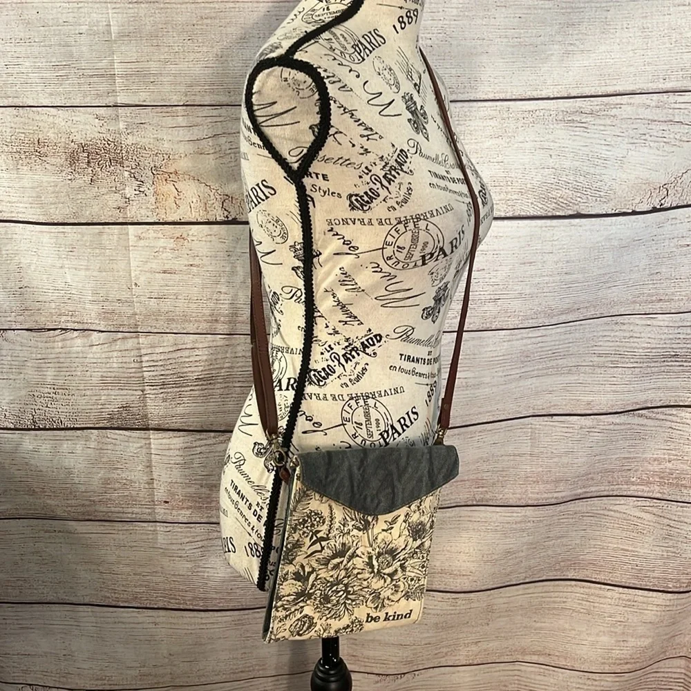 Primitives by Kathy Crossbody Bag “Be Kind” Floral Design Magnetic Flap Lined
